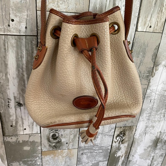 Dooney & Bourke Handbags - Dooney & Bourke small bucket bag
